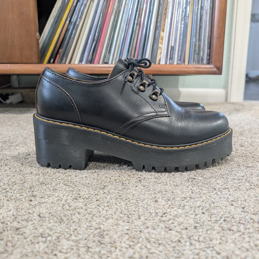 Dr. Martens Leona Lug Sole Platform Derby - Picture 2 of 7